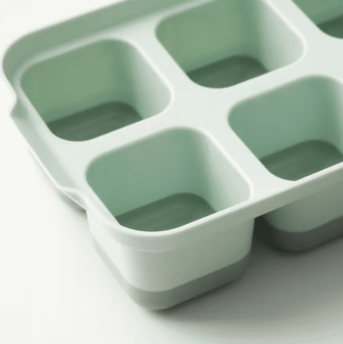 Ice cube tray with lid, mixed colors Set of 2