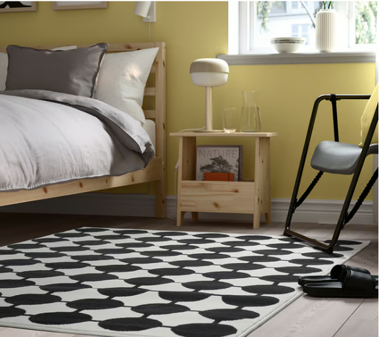 IKEA VÄNDPLATS Rug, low pile, white/black dotted, 133x195 cm