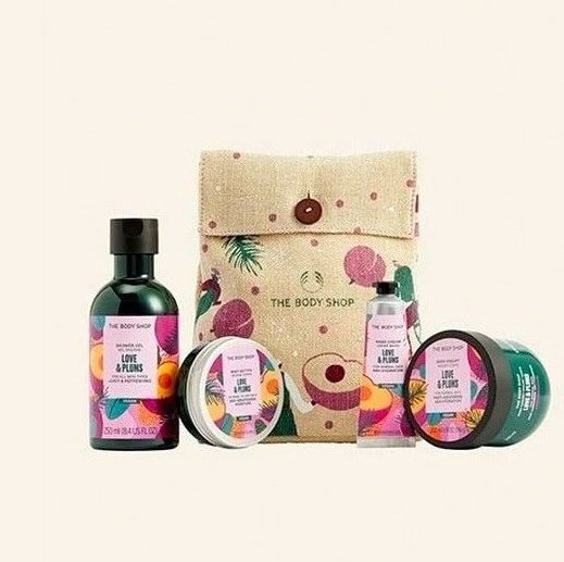 THE BODY SHOP LOVE AND PLUMS ESSENTIALS GIFT